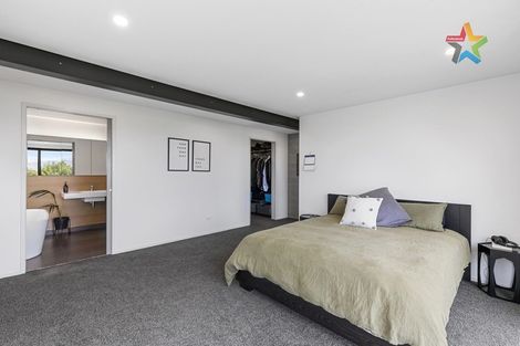 Photo of property in 58b Pekanga Road, Normandale, Lower Hutt, 5010