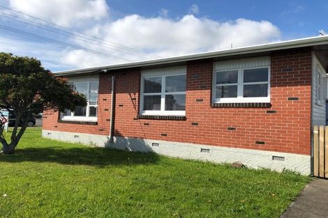 Photo of property in 57 Weraroa Road, Levin, 5510