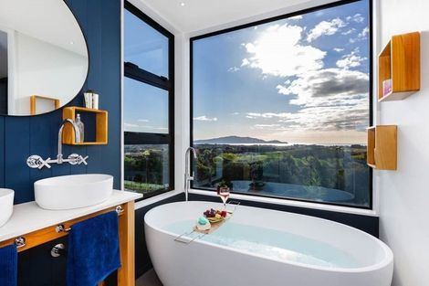 Photo of property in 221 Huia Street, Waikanae, 5391