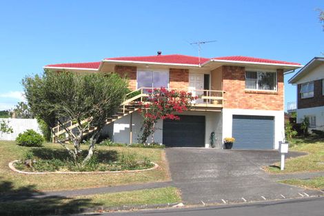 Photo of property in 2 Armstrong Place, New Lynn, Auckland, 0600