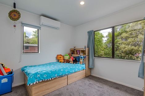 Photo of property in 1 Springdale Grove, Fitzherbert, Palmerston North, 4410