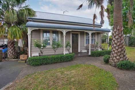 Photo of property in 1 Knighton Road, Hillcrest, Hamilton, 3216