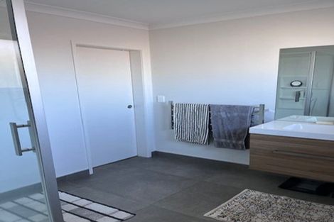 Photo of property in 9 Tahapa Crescent, Meadowbank, Auckland, 1072