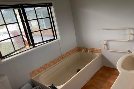 Photo of property in 15 Larchmont Grove, Totara Park, Upper Hutt, 5018