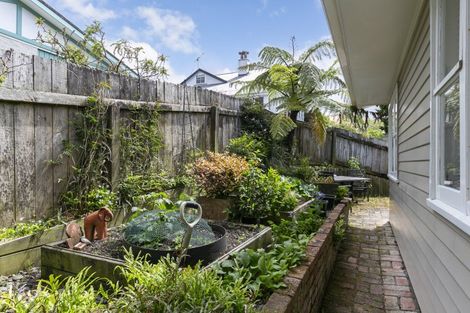 Photo of property in 12 Clutha Avenue, Khandallah, Wellington, 6035