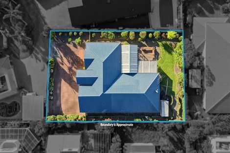 Photo of property in 33 Wiltshire Place, Somerville, Auckland, 2014