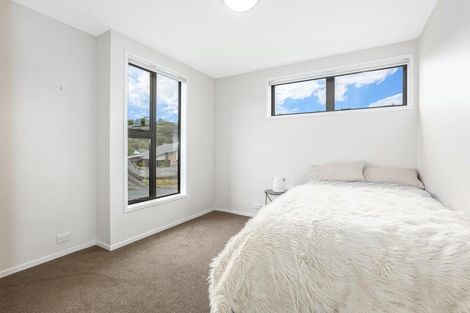 Photo of property in 1/2 Flotilla Place, Whitby, Porirua, 5024