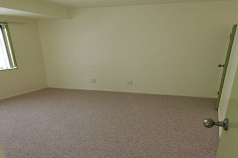Photo of property in 2/13 Cheryl Place, Hillcrest, Auckland, 0627