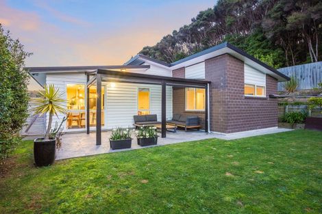 Photo of property in 11 Banks Boulevard, Whitby, Porirua, 5024
