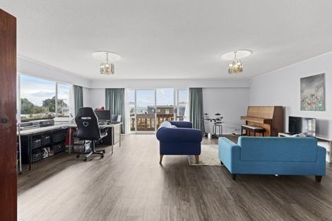 Photo of property in 59 Dixon Street, Oakura, 4314