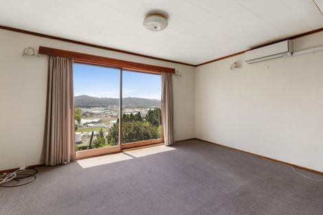 Photo of property in 21 Nikau Road, Point Howard, Lower Hutt, 5013