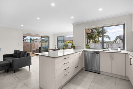 Photo of property in 13 Leebank Crescent, Riverhead, 0820