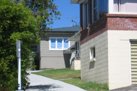 Photo of property in 3/497 Beach Road, Murrays Bay, Auckland, 0630