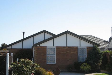 Photo of property in 11 Pyatt Place, Redwood, Christchurch, 8051