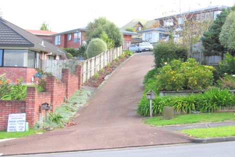 Photo of property in 20 Kells Place, Botany Downs, Auckland, 2010