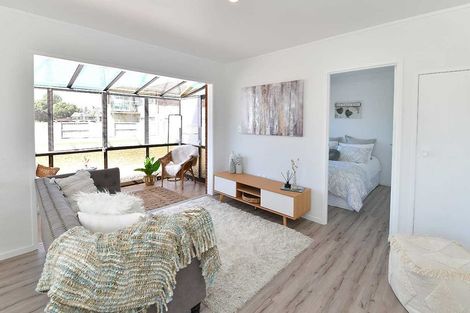 Photo of property in 1/70 Florence Avenue, Orewa, 0931