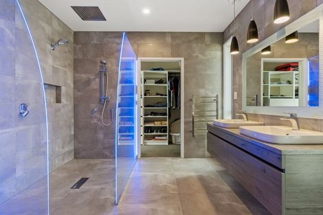 Photo of property in 2d Country Club Lane, Waiuku, 2123