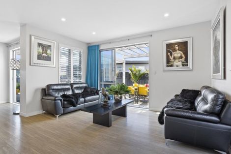 Photo of property in 112 Admirals Court Drive, Greenhithe, Auckland, 0632