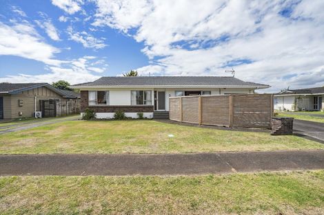 Photo of property in 5 Glengowan Place, Conifer Grove, Takanini, 2112