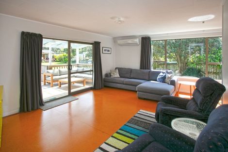 Photo of property in 17 Mako Avenue, Whiritoa, Whangamata, 3691