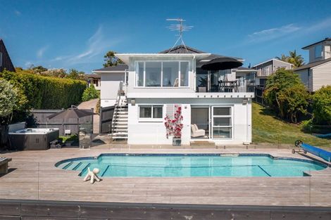 Photo of property in 14 Tarahanga Street, Northcote, Auckland, 0627