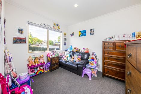 Photo of property in 14 Ashmere Lane, Weymouth, Auckland, 2103