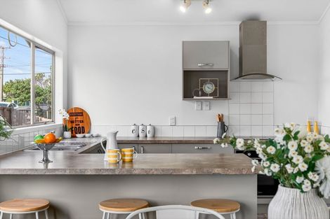 Photo of property in 86 Stanmore Bay Road, Stanmore Bay, Whangaparaoa, 0932