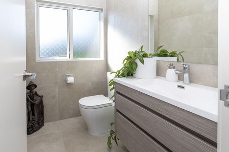 Photo of property in 2/8 Gills Road, Bucklands Beach, Auckland, 2014