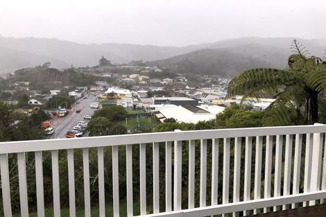 Photo of property in 32 Logie Street, Stokes Valley, Lower Hutt, 5019