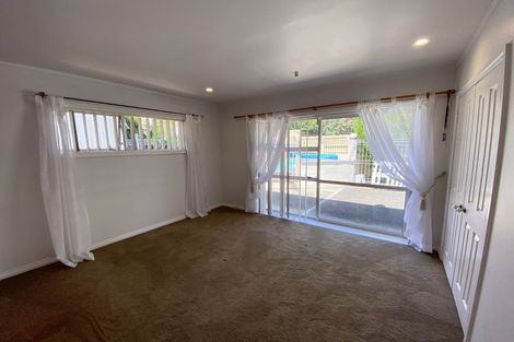 Photo of property in 41 Cron Avenue, Te Atatu South, Auckland, 0610