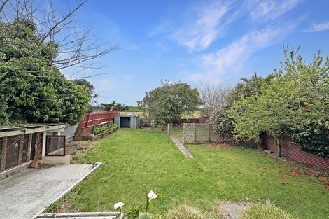 Photo of property in 37 Manuka Street, Castlecliff, Whanganui, 4501