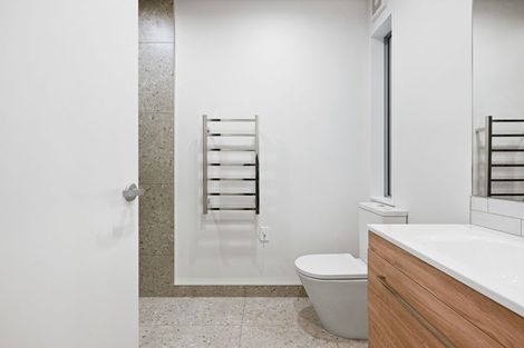 Photo of property in 2/24 Pickering Crescent, Chedworth, Hamilton, 3210