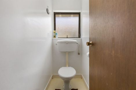 Photo of property in 2/104 Pakuranga Road, Pakuranga, Auckland, 2010