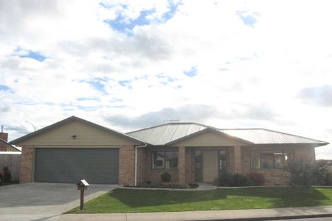 Photo of property in 2 Kingsbury Court, Rototuna North, Hamilton, 3210