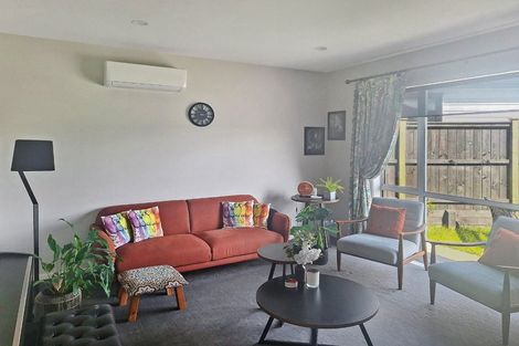 Photo of property in 45 Vinistra Road, Kumeu, 0810