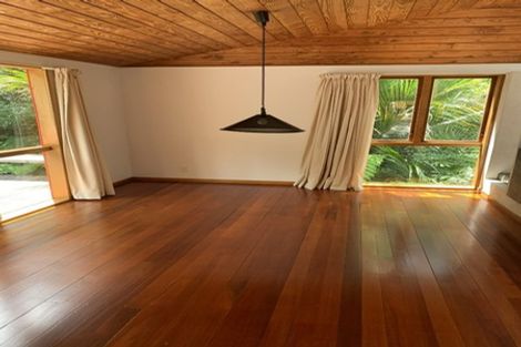 Photo of property in 44 Island Bay Road, Beach Haven, Auckland, 0626