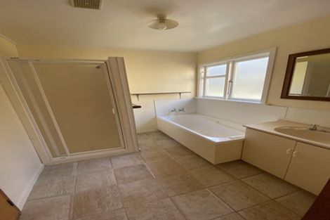 Photo of property in 18 Dickson Street, Macandrew Bay, Dunedin, 9014