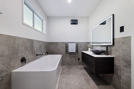 Photo of property in 11a Ashgrove Terrace, Somerfield, Christchurch, 8024