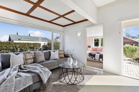 Photo of property in 2/165a Colwill Road, Massey, Auckland, 0614