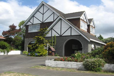 Photo of property in 18 Cedar Crescent, Feilding, 4702