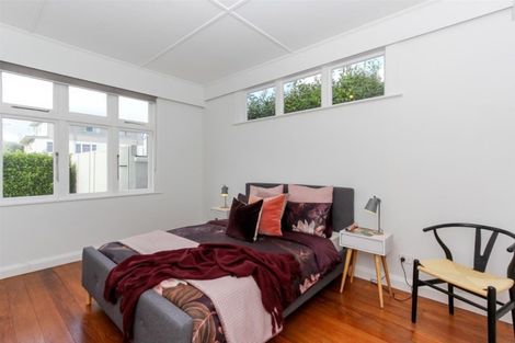Photo of property in 22 Bulteel Street, New Plymouth, 4310