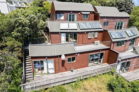 Photo of property in 14 Palliser Road, Roseneath, Wellington, 6011