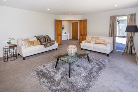 Photo of property in 376a Memorial Avenue, Burnside, Christchurch, 8053