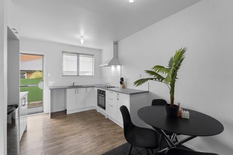 Photo of property in 2/2 Tuckers Road, Redwood, Christchurch, 8051