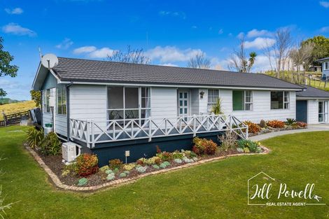 Photo of property in 10 View Street, Maungaturoto, 0520