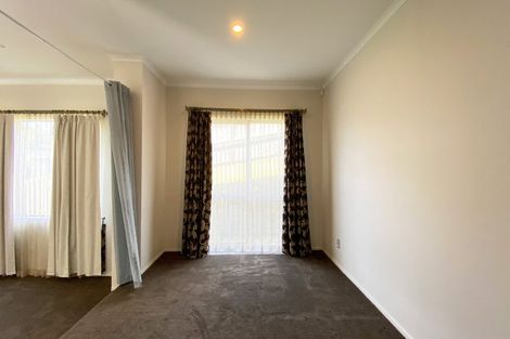 Photo of property in 33 Saint Maroun Rise, The Gardens, Auckland, 2105