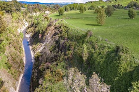 Photo of property in 7988 State Highway 1, Taihape, 4793