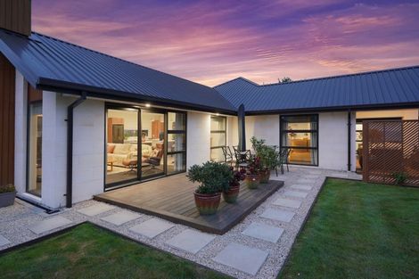 Photo of property in 11 Mara-kai Place, Pegasus, 7612