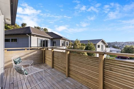 Photo of property in 16 Ted Gilberd Place, Newlands, Wellington, 6037