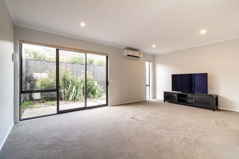 Photo of property in 35 Koura Drive, Red Beach, 0932